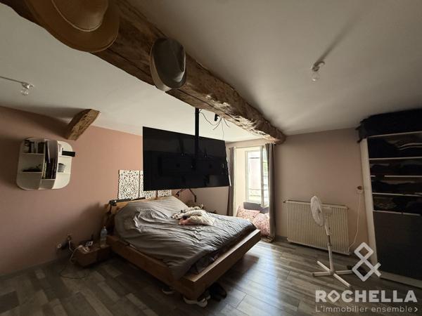 AULNAY MAISON FAMILLIALE AVEC UN GÎTE