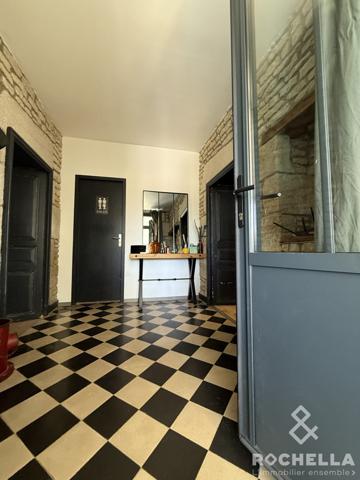 AULNAY MAISON FAMILLIALE AVEC UN GÎTE