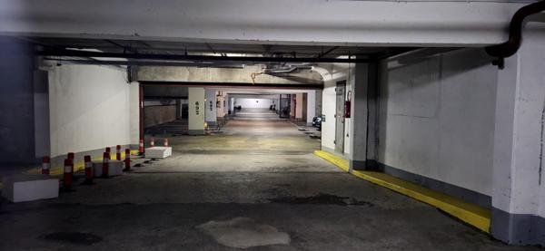 Parking au Grand Canal 9.4 m2