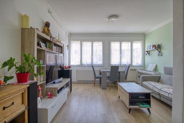 Magnifique maison meulière rénovée à deux pas des bords de Marne