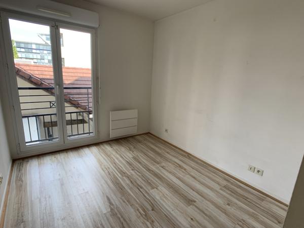 Appartement
                                                                                                                                                                                                                                                                                                                        3 pièce(s)                                                                                                                                                                                                          2 chambre(s)                                                                                                                                                                                                          65.66  m²