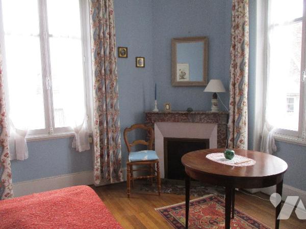 En centre-ville, Maison de Maître