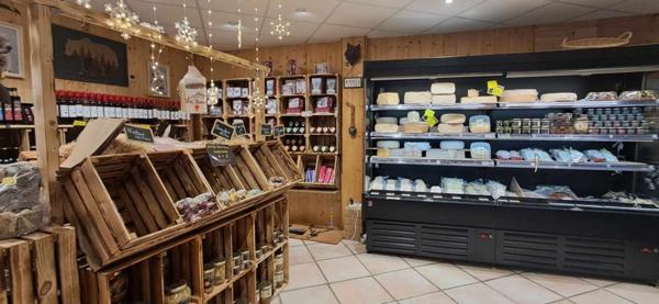 Mur commerciaux de 113m2 avec terrasse de 50m2