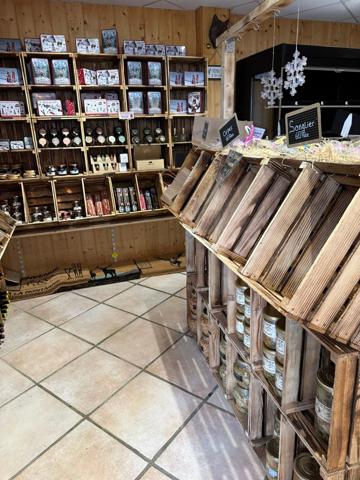 Mur commerciaux de 113m2 avec terrasse de 50m2