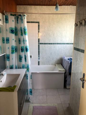 Pavillon 3 chambres 110 m2 habitable avec 1000 m2 de terrain attenant à Châtillon sur seine !