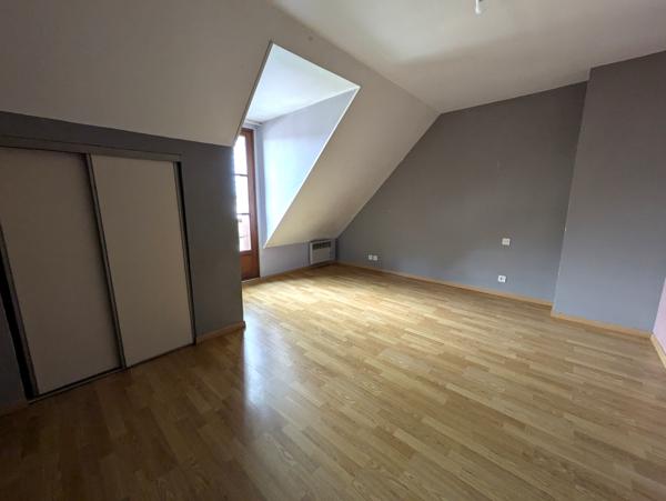 Maison 4 chambres en plein centre de la Chapelle!