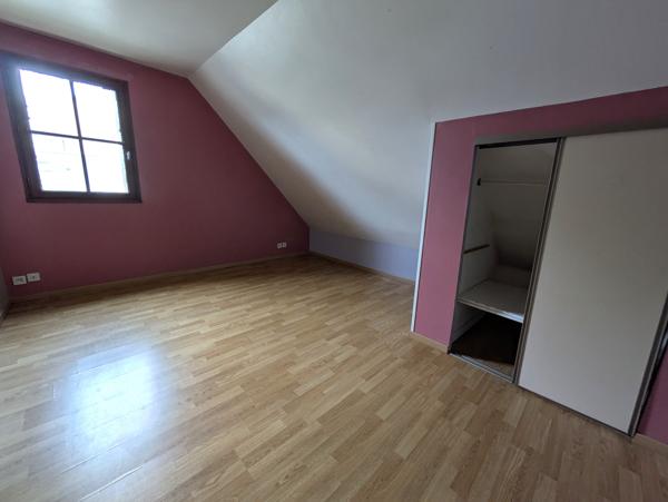 Maison 4 chambres en plein centre de la Chapelle!