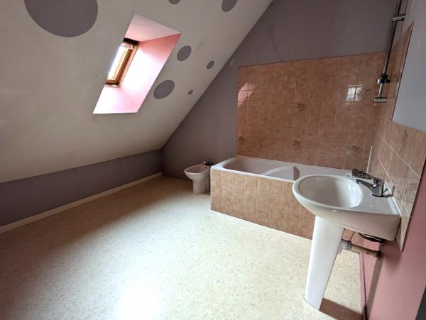 Maison 4 chambres en plein centre de la Chapelle!