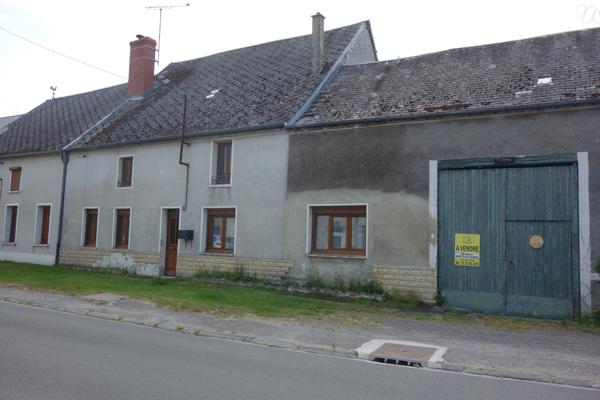 Maison, 2 chambres et cour