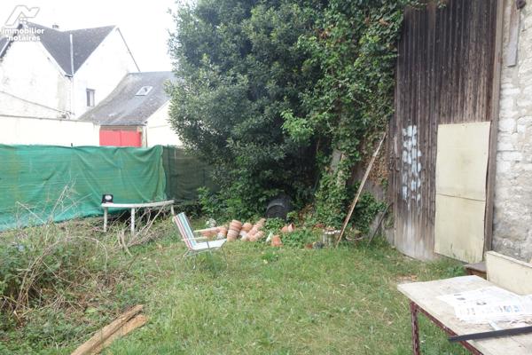 Maison, 2 chambres et cour