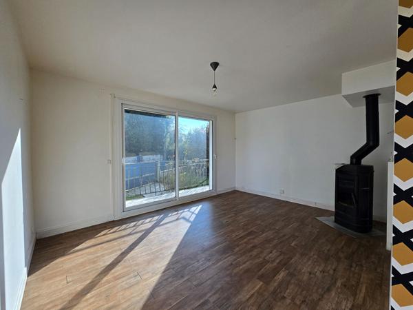 Maison Provins ( à 5min de Provins et de la gare accessible via le bus) 3 chambres / Sous-sol / jardin