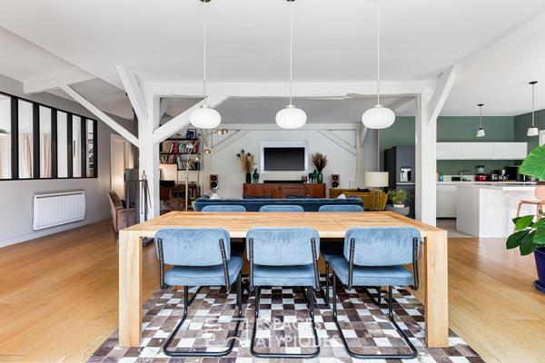 Maison contemporaine réhabilitée dans une ancienne fabrique bas Côté Pavée