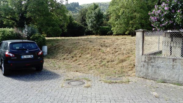 TERRAIN CONSTRUCTIBLE 59990  AUSSILLON (81200)