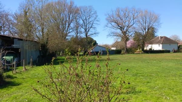 Maison 4 pièce(s) 71 m² , GRANGE ET DEPENDANCES