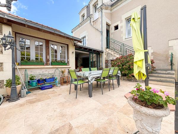 A VENDRE / ANGERS - Propriété d'exception de 246 m² avec 5 studios et terrain de 3 700 m² !