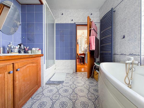 A VENDRE / ANGERS - Propriété d'exception de 246 m² avec 5 studios et terrain de 3 700 m² !