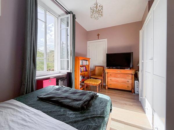 A VENDRE / ANGERS - Propriété d'exception de 246 m² avec 5 studios et terrain de 3 700 m² !