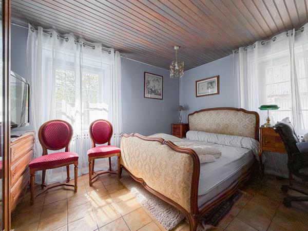 A VENDRE / ANGERS - Propriété d'exception de 246 m² avec 5 studios et terrain de 3 700 m² !