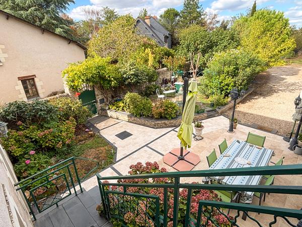 A VENDRE / ANGERS - Propriété d'exception de 246 m² avec 5 studios et terrain de 3 700 m² !