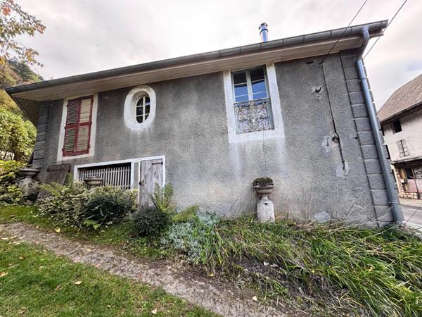 Saint Cassin, maison à fort potentiel - Idéale projet de rénovation! 107m2 sur un terrain de 494m2