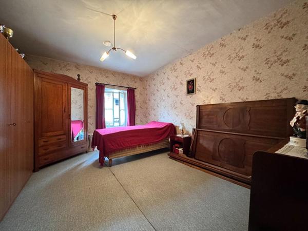 Saint Cassin, maison à fort potentiel - Idéale projet de rénovation! 107m2 sur un terrain de 494m2