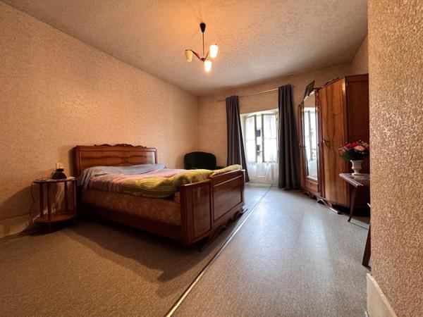 Saint Cassin, maison à fort potentiel - Idéale projet de rénovation! 107m2 sur un terrain de 494m2