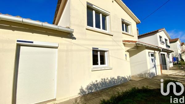 Maison 6 pièces de 90 m² à Douzens (11700)