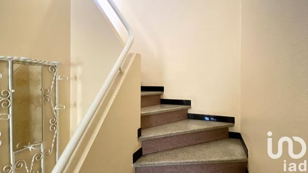 Maison 6 pièces de 90 m² à Douzens (11700)