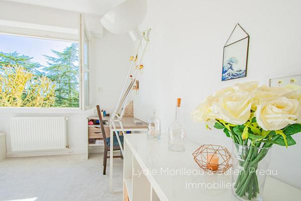 APPARTEMENT T4 LUMINEUX - VUE SUR PARC DE PROCÉ