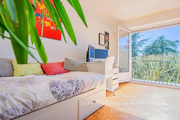 APPARTEMENT T4 LUMINEUX - VUE SUR PARC DE PROCÉ