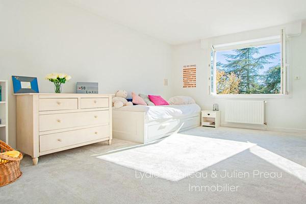 APPARTEMENT T4 LUMINEUX - VUE SUR PARC DE PROCÉ