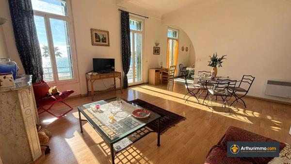 Vente                                                      Appartement
                        
                     3 pièces                                         à Nice