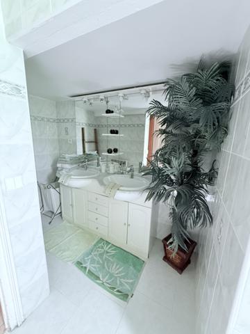 Antibes (06600) Maison 5 pièces Antibes au calme absolu