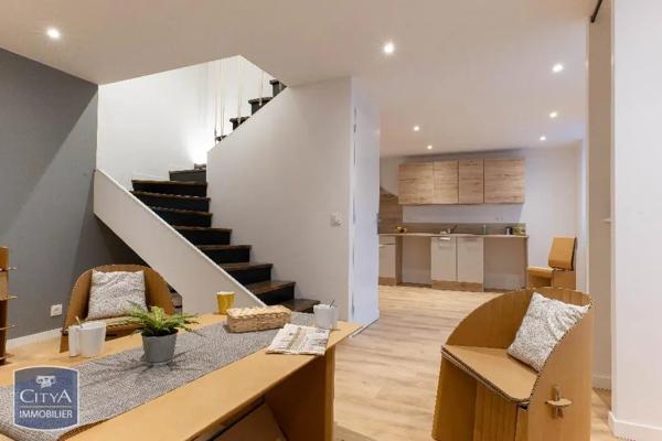 Maison à louer 5 pièces 73.64m² Ravel (63190)