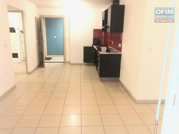 A vendre T2 à Ste Clotilde, residence Coquelicot 3, chemin Finette.