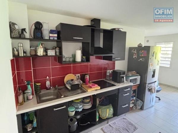 A vendre T2 à Ste Clotilde, residence Coquelicot 3, chemin Finette.