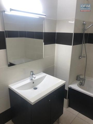 A vendre T2 à Ste Clotilde, residence Coquelicot 3, chemin Finette.