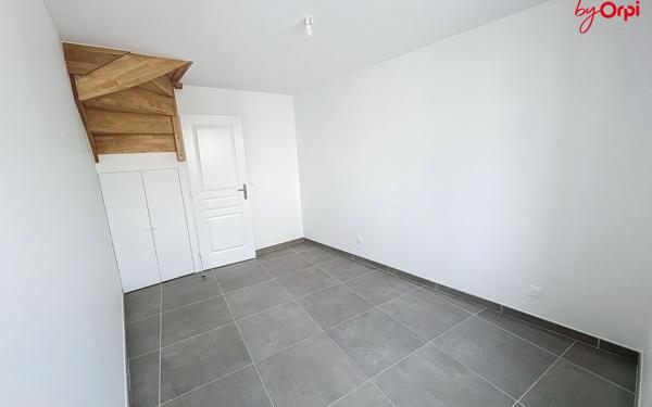 Appartement à louer    3 pièces • 49,97 m2 Oinville-sur-Montcient