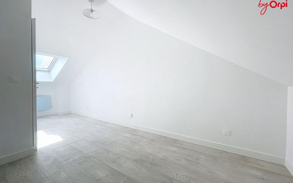 Appartement à louer    3 pièces • 49,97 m2 Oinville-sur-Montcient