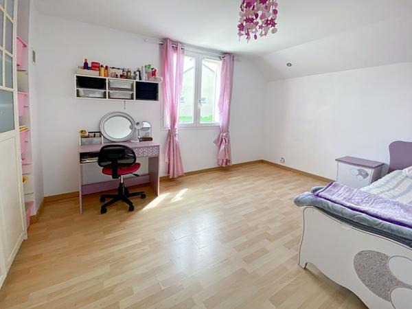 A vendre à Vauréal dans quartier prisé : Maison 4 chambres avec terrain de 400 m2