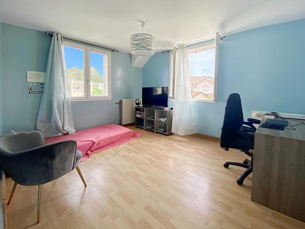 A vendre à Vauréal dans quartier prisé : Maison 4 chambres avec terrain de 400 m2