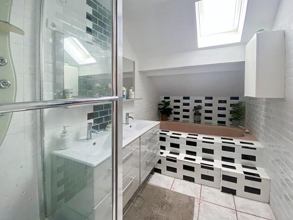 A vendre à Vauréal dans quartier prisé : Maison 4 chambres avec terrain de 400 m2