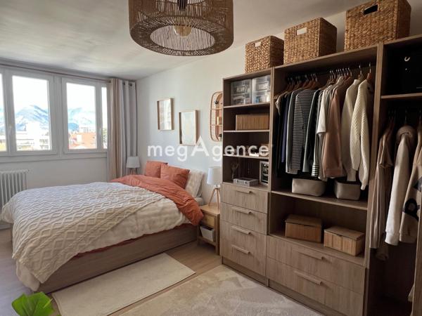 Appartement à ECHIROLLES, 38130 - 2 pièces 60m²