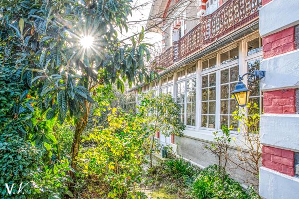 ARCACHON - VILLE D'HIVER - ELEGANTE DEMEURE D'EXCEPTION