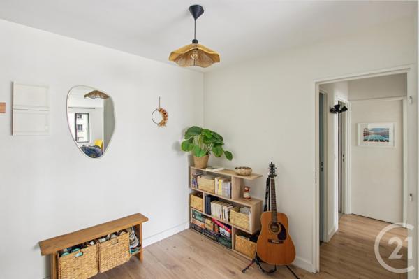 Appartement F2 à vendre  2 pièces - 55 m2 PARIS - 75019