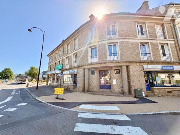 EXCLUSIVITÉ ET NOUVEAUTÉ TRENTE CINQ NOTAIRES !

Situé en plein coeur du centre-ville de Foug...