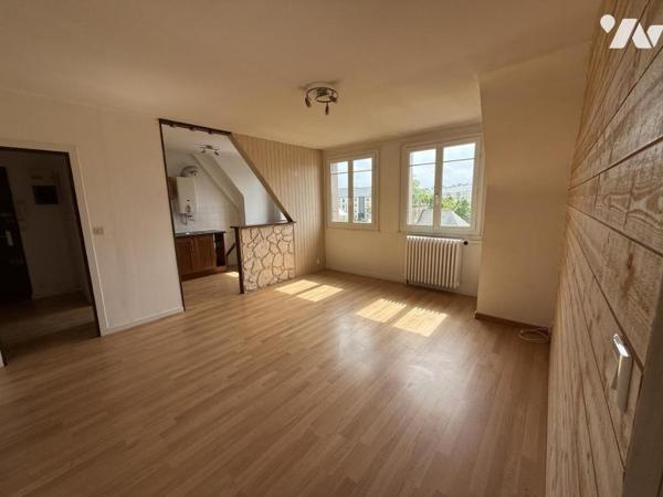 SAINT-MALO  HIPPODROME APPARTEMENT DE TYPE II VUE DEGAGEE CAVE PLACE DE PARKING PRIVATIVE  