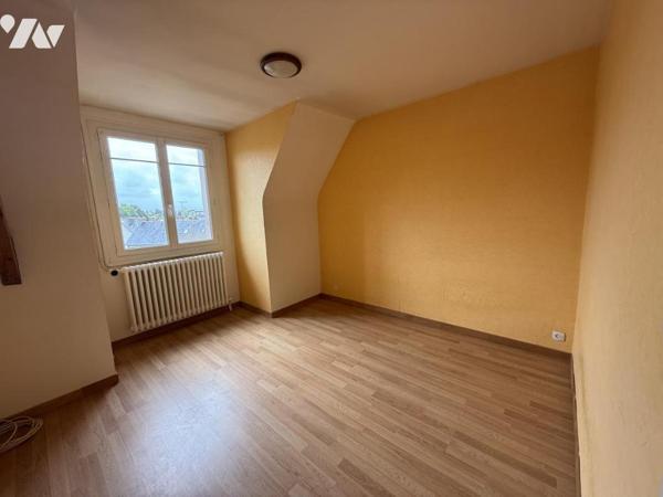 SAINT-MALO  HIPPODROME APPARTEMENT DE TYPE II VUE DEGAGEE CAVE PLACE DE PARKING PRIVATIVE  
