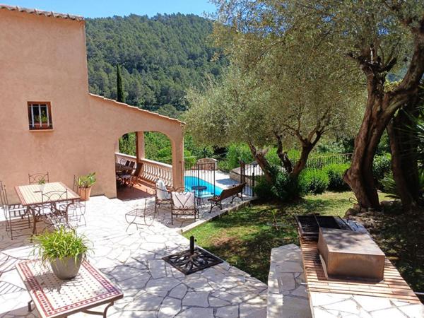 Villa avec appartement indépendant, piscine et garage - SOLLIES-TOUCAS