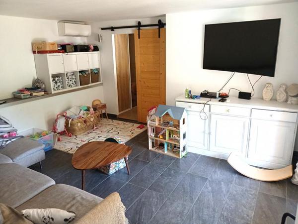 Villa avec appartement indépendant, piscine et garage - SOLLIES-TOUCAS